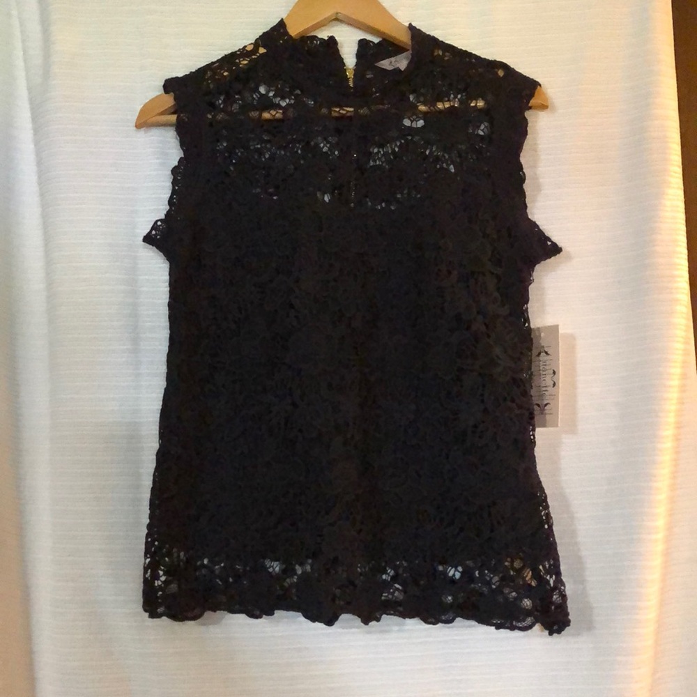 NANETTE - Cap Sleeves High Neck Lace Top Size M